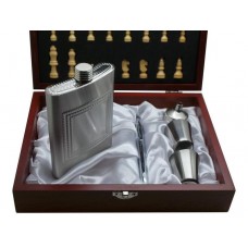 Personalised Hip Flask and Wooden Chess Set Personalised Hip Flask and Wooden Chess Set